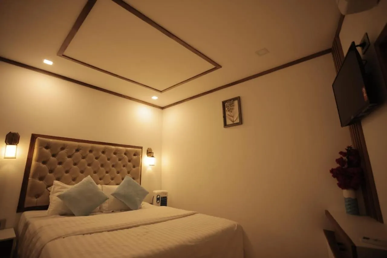 Kettuvallam Luxury Cruises Alappuzha India